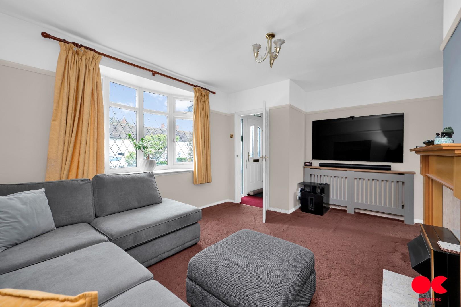 3 bed end of terrace house for sale in Colne Drive, Romford  - Property Image 2