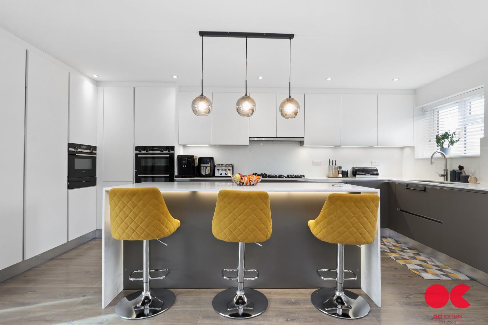 4 bed detached house for sale in The Elkins, Romford  - Property Image 21