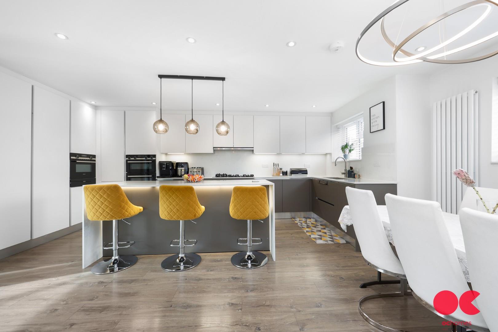 4 bed detached house for sale in The Elkins, Romford  - Property Image 23