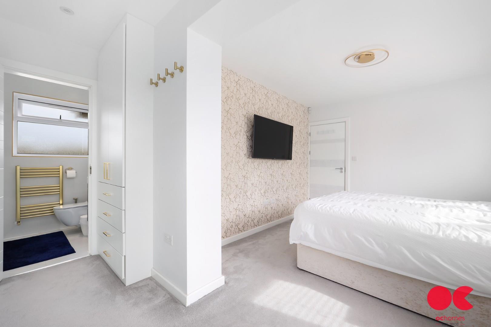 4 bed detached house for sale in The Elkins, Romford  - Property Image 41