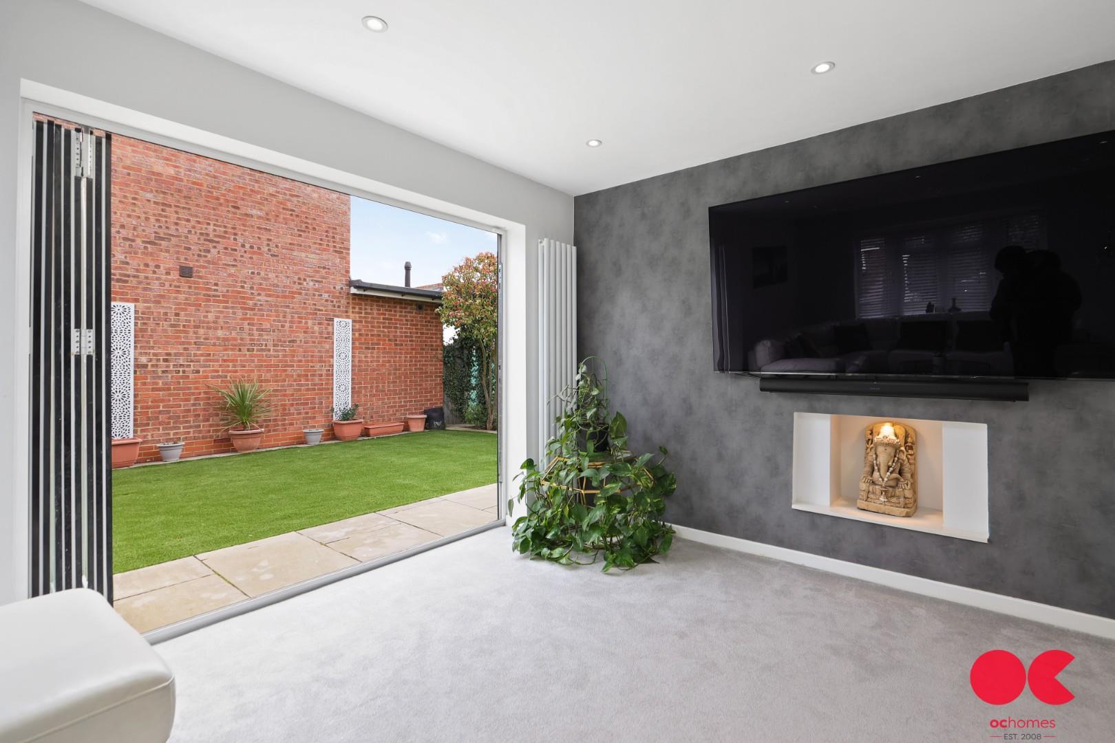 4 bed detached house for sale in The Elkins, Romford  - Property Image 6