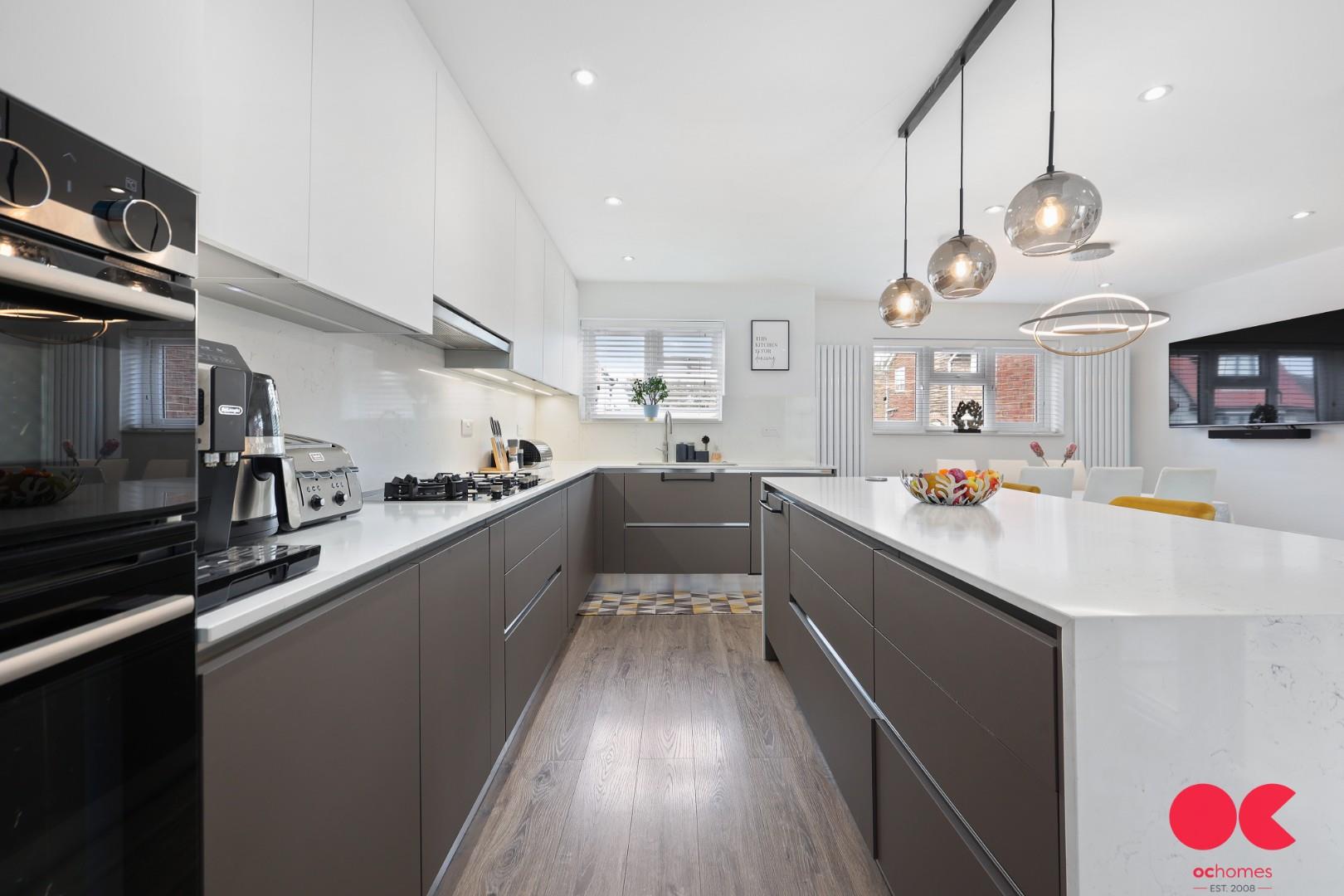 4 bed detached house for sale in The Elkins, Romford  - Property Image 27