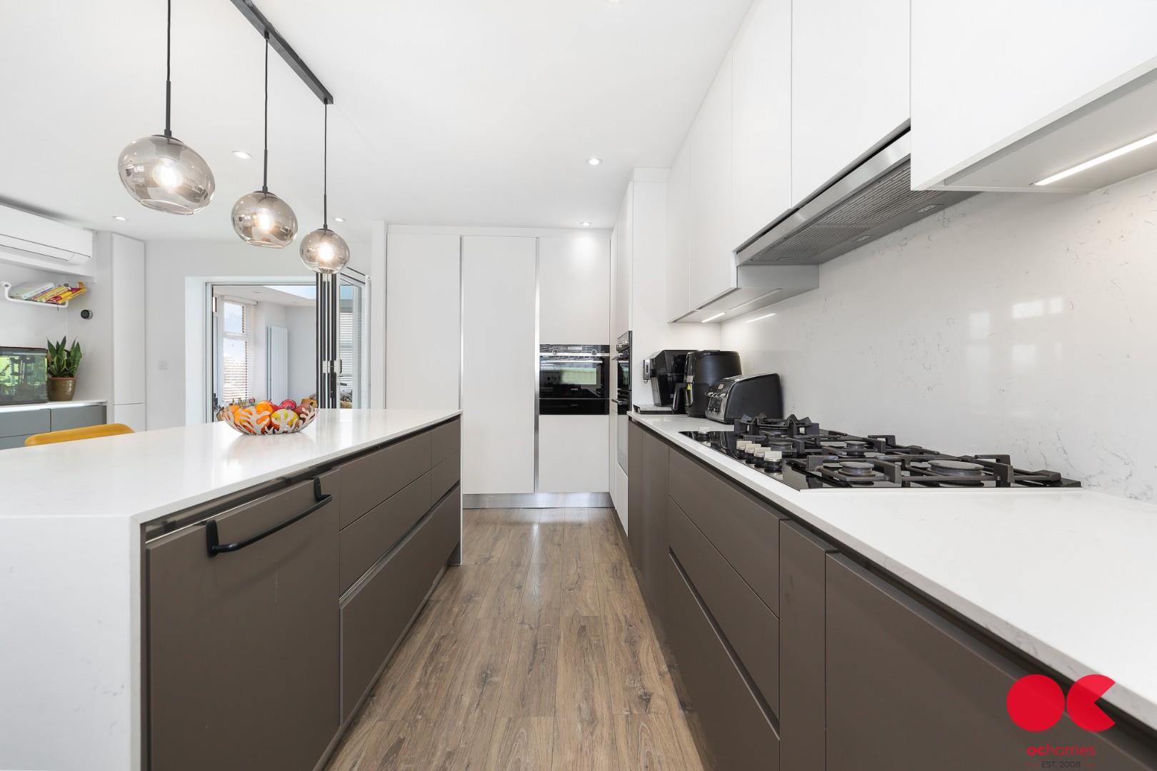 4 bed detached house for sale in The Elkins, Romford  - Property Image 28