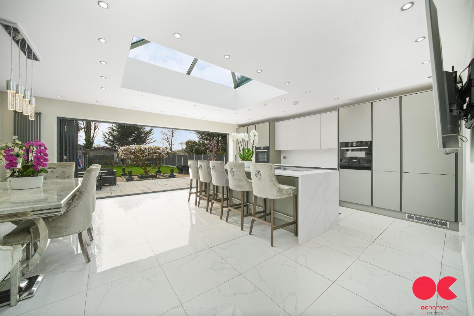 4 bed semi-detached house for sale in Balgores Lane, Gidea Park