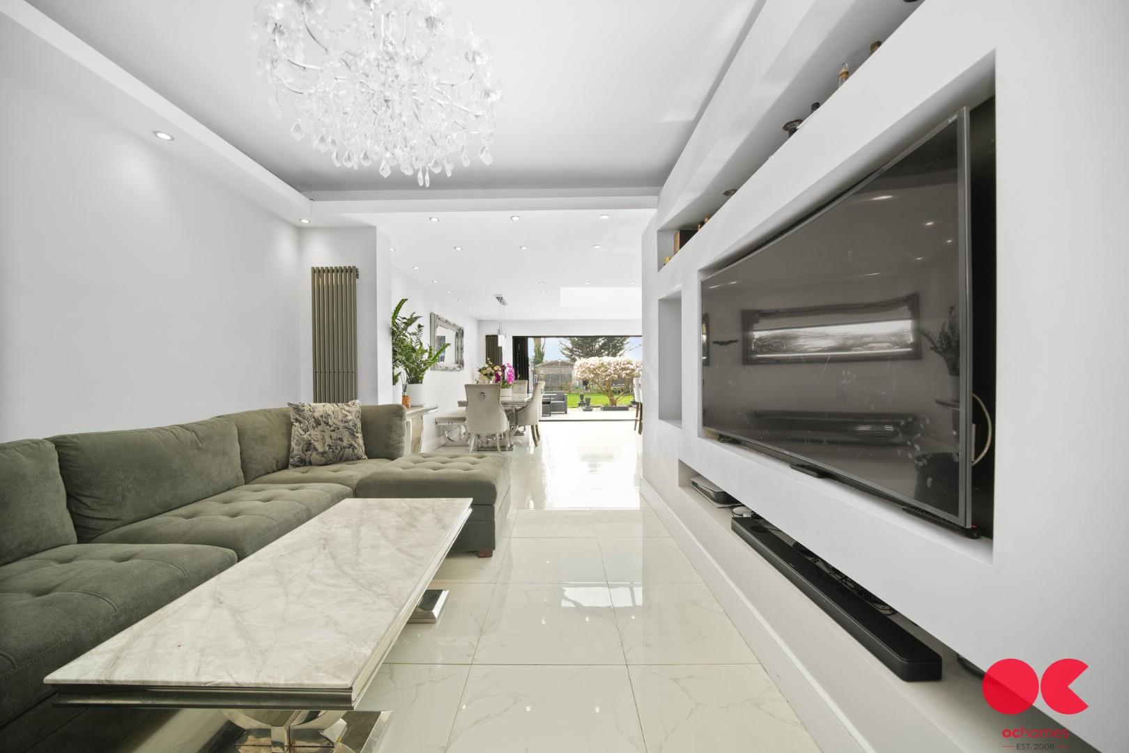 4 bed semi-detached house for sale in Balgores Lane, Gidea Park  - Property Image 18