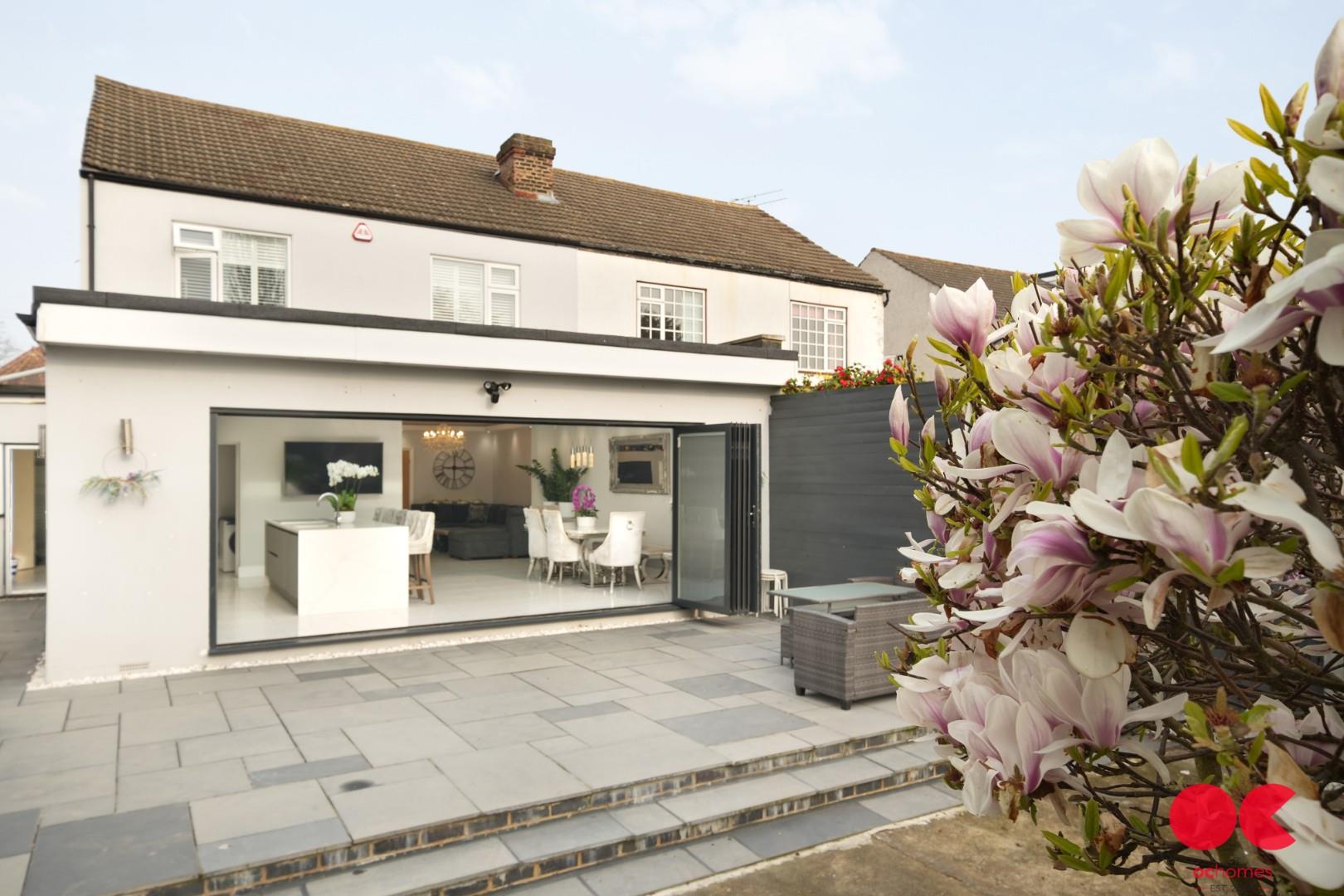 4 bed semi-detached house for sale in Balgores Lane, Gidea Park  - Property Image 43