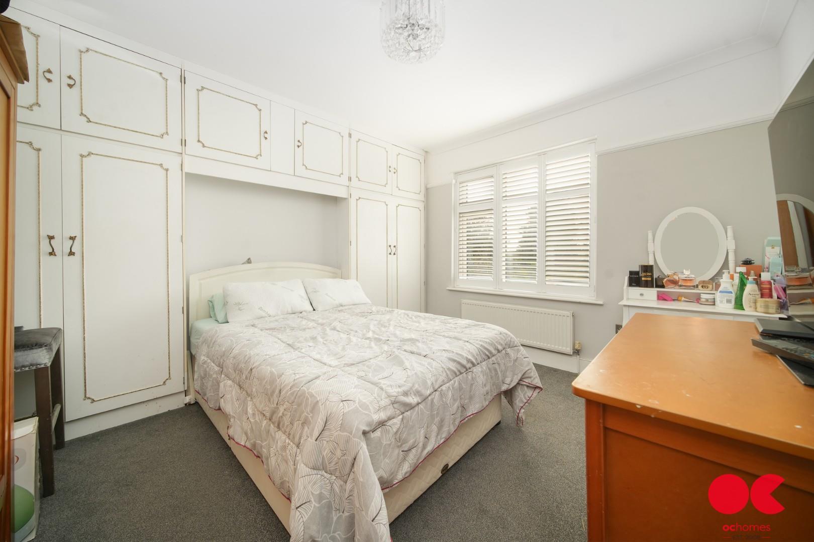 4 bed semi-detached house for sale in Balgores Lane, Gidea Park  - Property Image 9