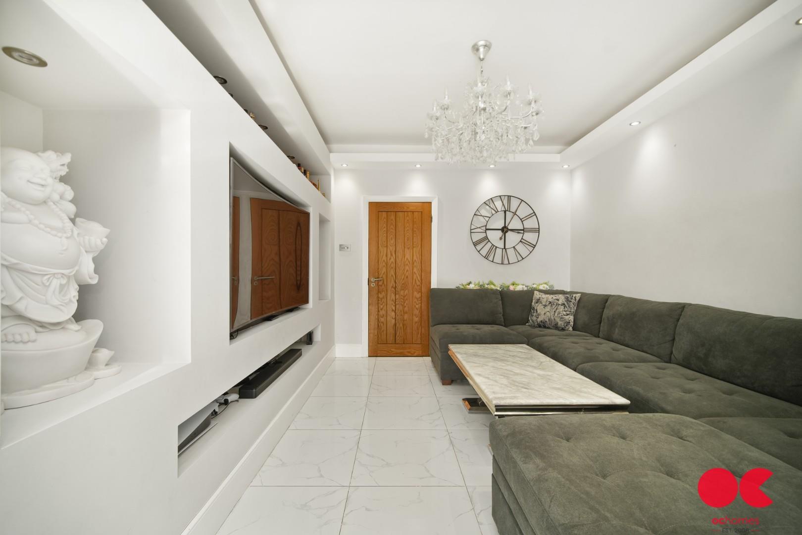 4 bed semi-detached house for sale in Balgores Lane, Gidea Park  - Property Image 19