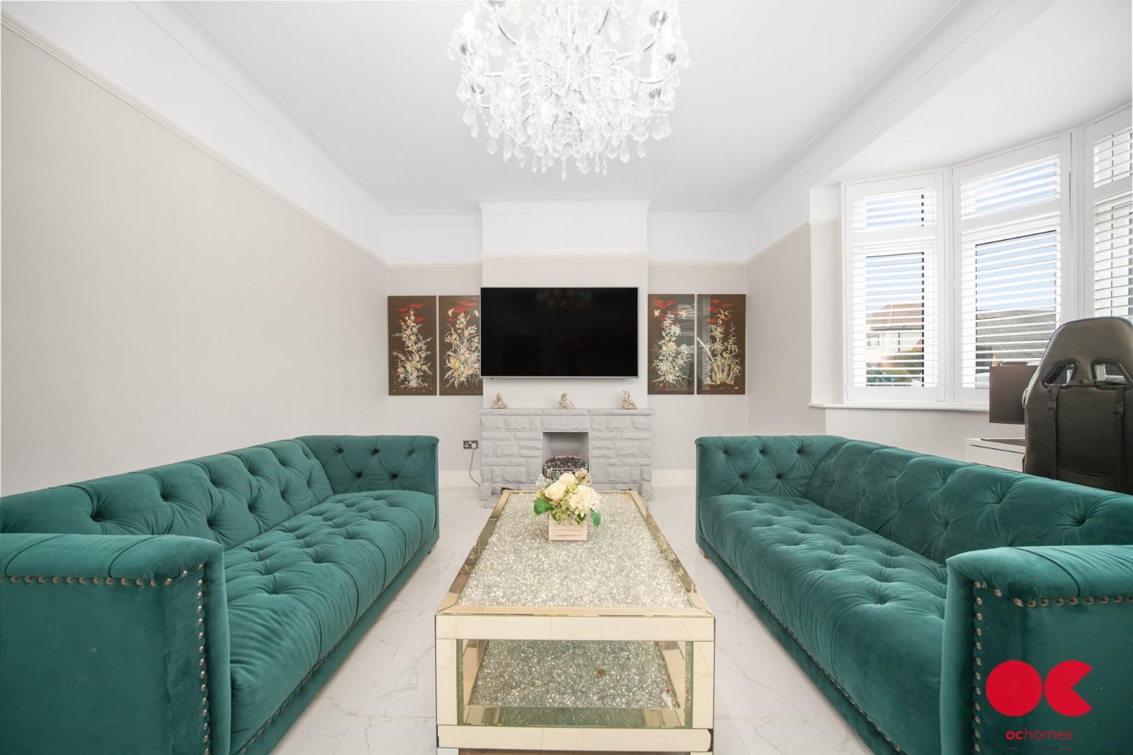 4 bed semi-detached house for sale in Balgores Lane, Gidea Park  - Property Image 17