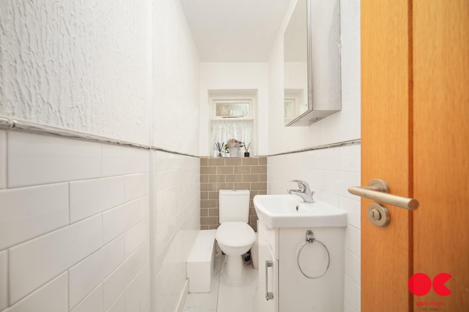 4 bed semi-detached house for sale in Balgores Lane, Gidea Park  - Property Image 38