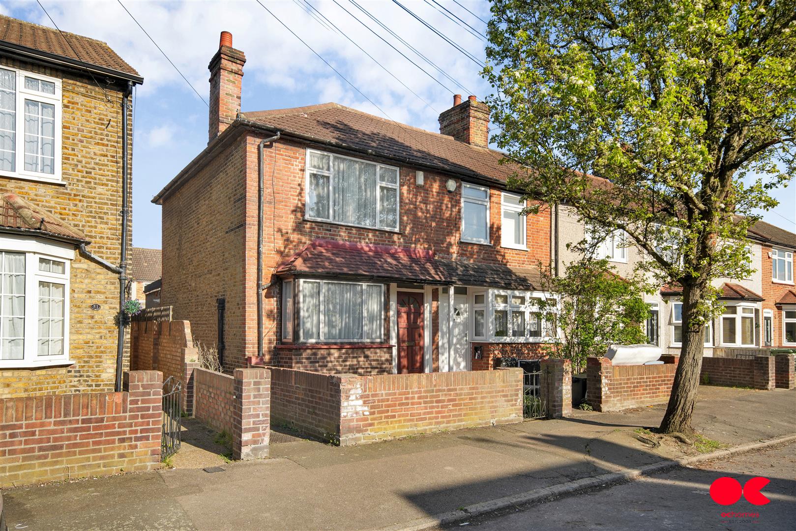 3 bed end of terrace house for sale in Douglas Road, Hornchurch  - Property Image 1