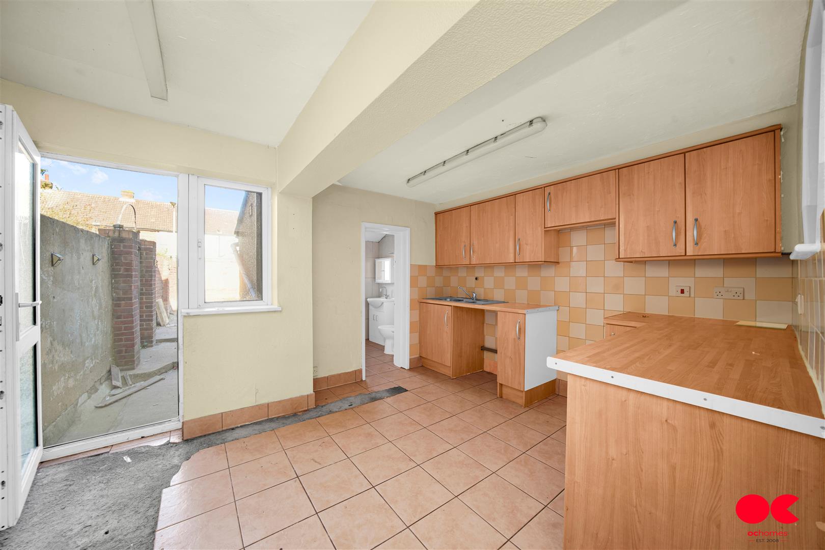 3 bed end of terrace house for sale in Douglas Road, Hornchurch  - Property Image 3