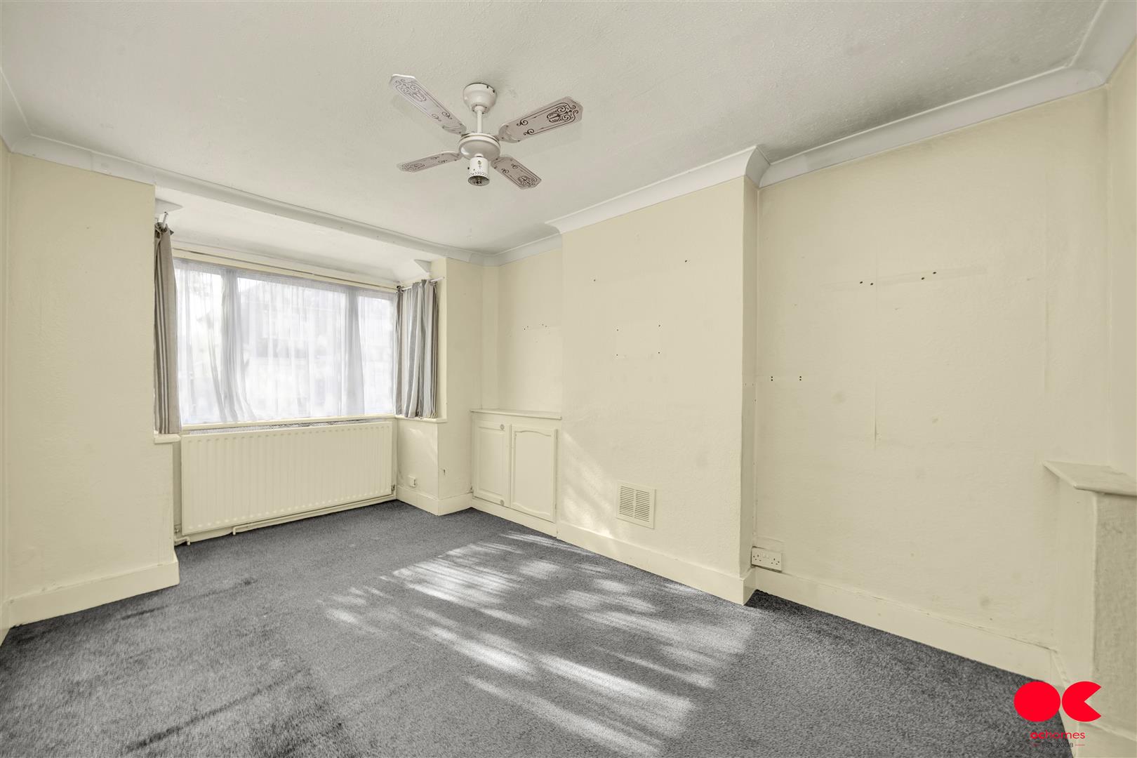 3 bed end of terrace house for sale in Douglas Road, Hornchurch  - Property Image 2