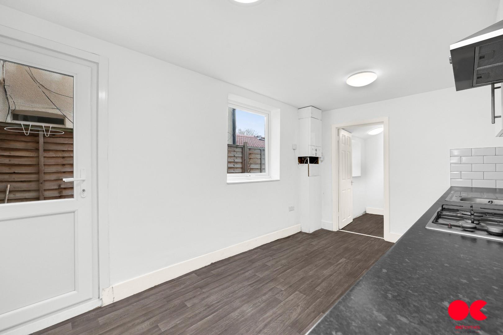 3 bed terraced house to rent in Colegrave Road, Stratford  - Property Image 15