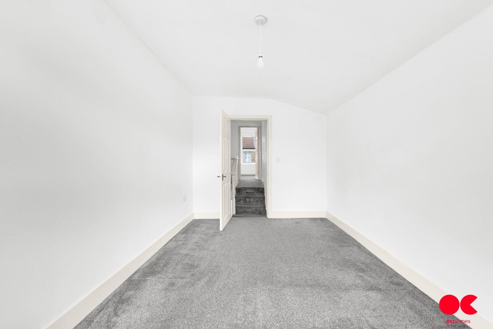 3 bed terraced house to rent in Colegrave Road, Stratford  - Property Image 24