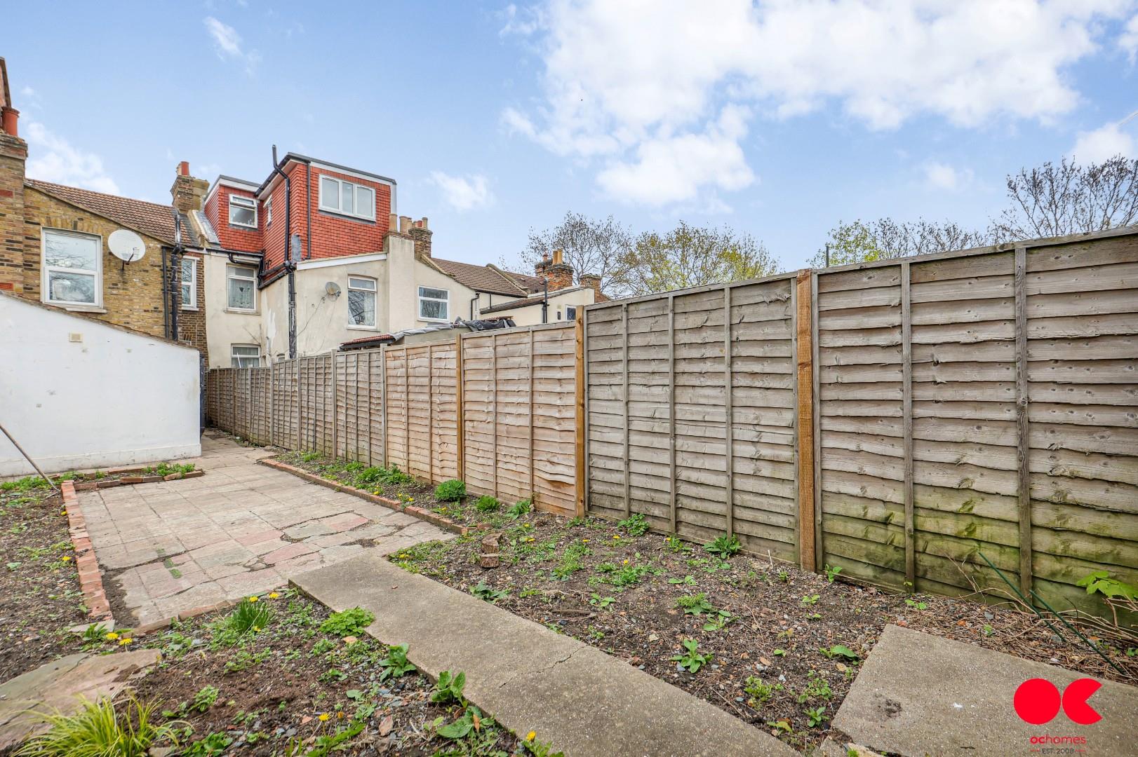 3 bed terraced house to rent in Colegrave Road, Stratford  - Property Image 25