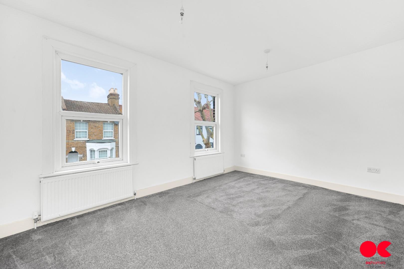 3 bed terraced house to rent in Colegrave Road, Stratford  - Property Image 6