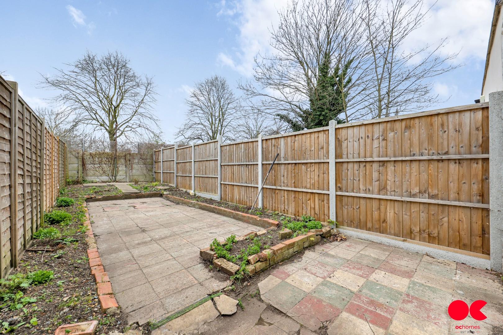 3 bed terraced house to rent in Colegrave Road, Stratford  - Property Image 5