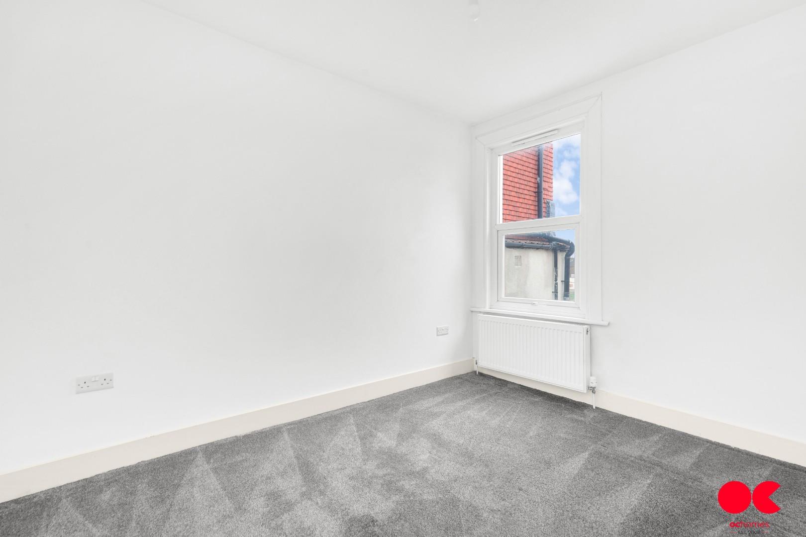 3 bed terraced house to rent in Colegrave Road, Stratford  - Property Image 8