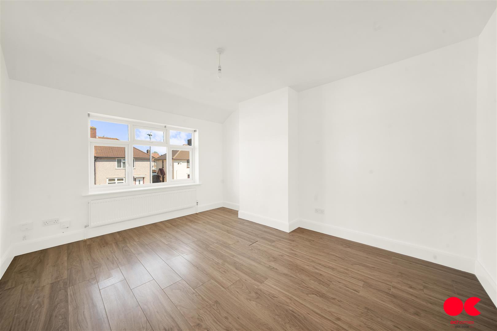 3 bed end of terrace house for sale in Nuneaton Road, Dagenham  - Property Image 3