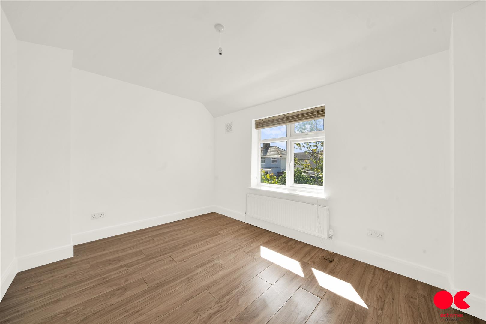 3 bed end of terrace house for sale in Nuneaton Road, Dagenham  - Property Image 6