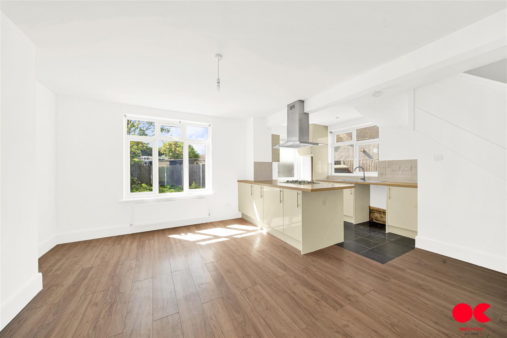 3 bed end of terrace house for sale in Nuneaton Road, Dagenham  - Property Image 2