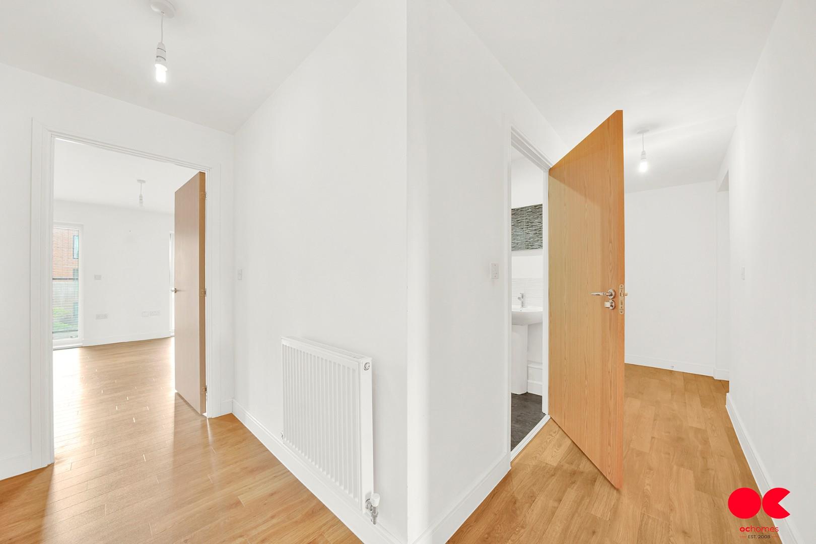 2 bed flat for sale in Maxwell Road, Romford  - Property Image 12