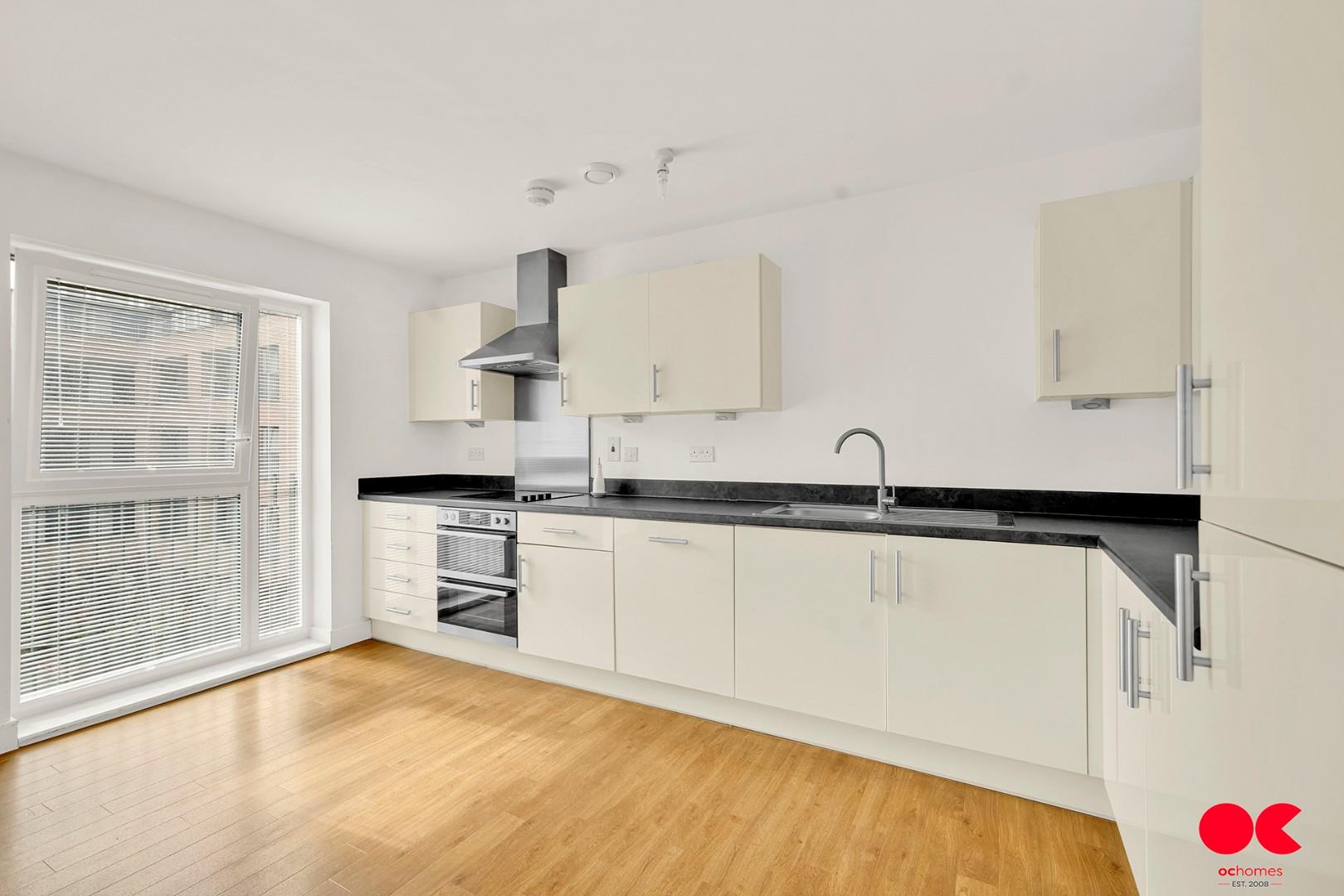 2 bed flat for sale in Maxwell Road, Romford  - Property Image 3