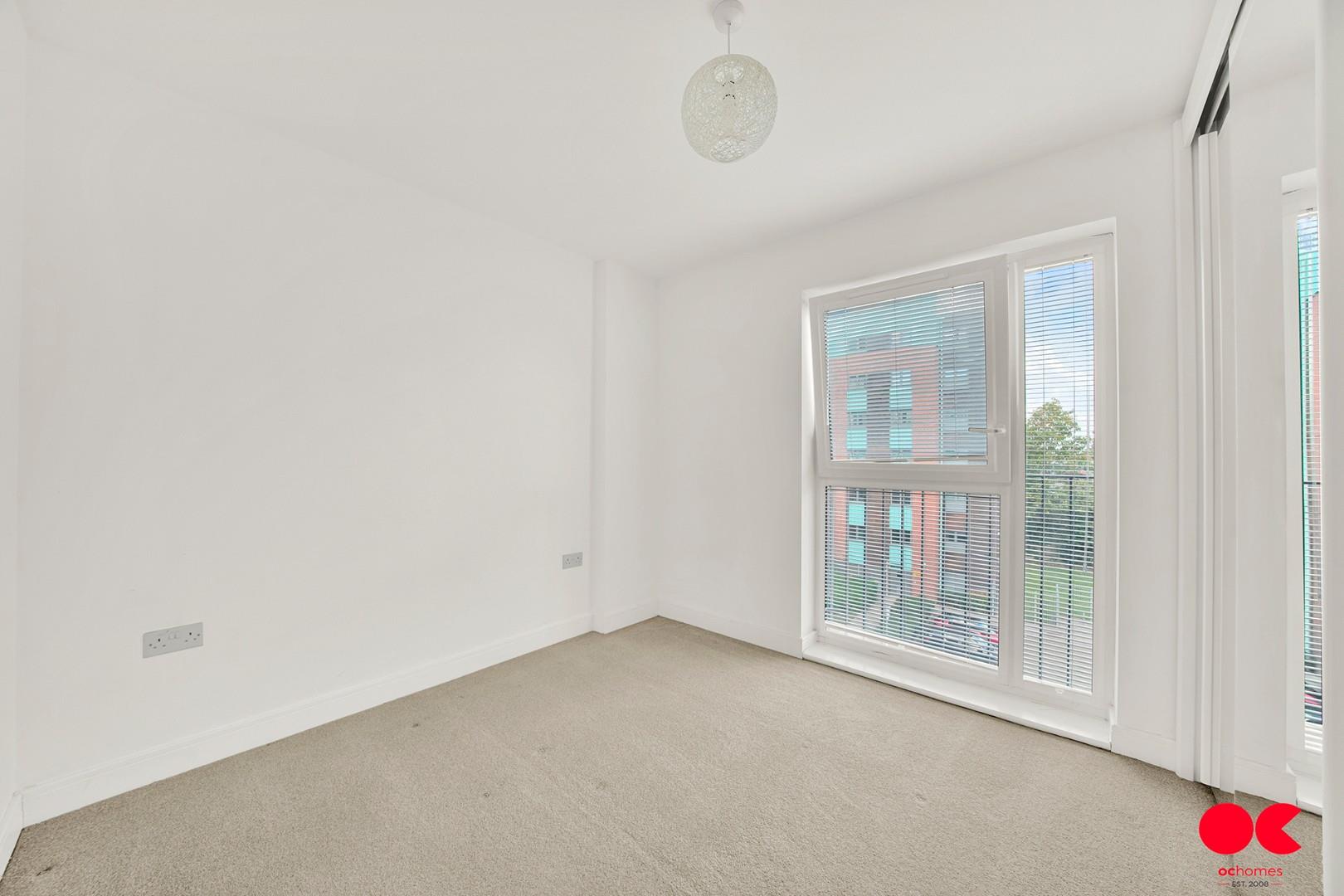 2 bed flat for sale in Maxwell Road, Romford  - Property Image 6