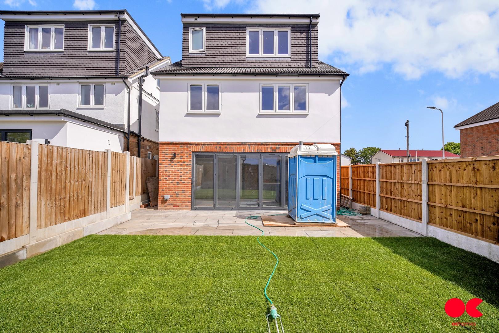 4 bed detached house to rent in Central Drive, Hornchurch  - Property Image 3
