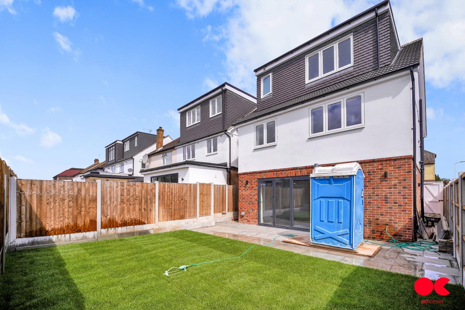 4 bed detached house to rent in Central Drive, Hornchurch  - Property Image 24