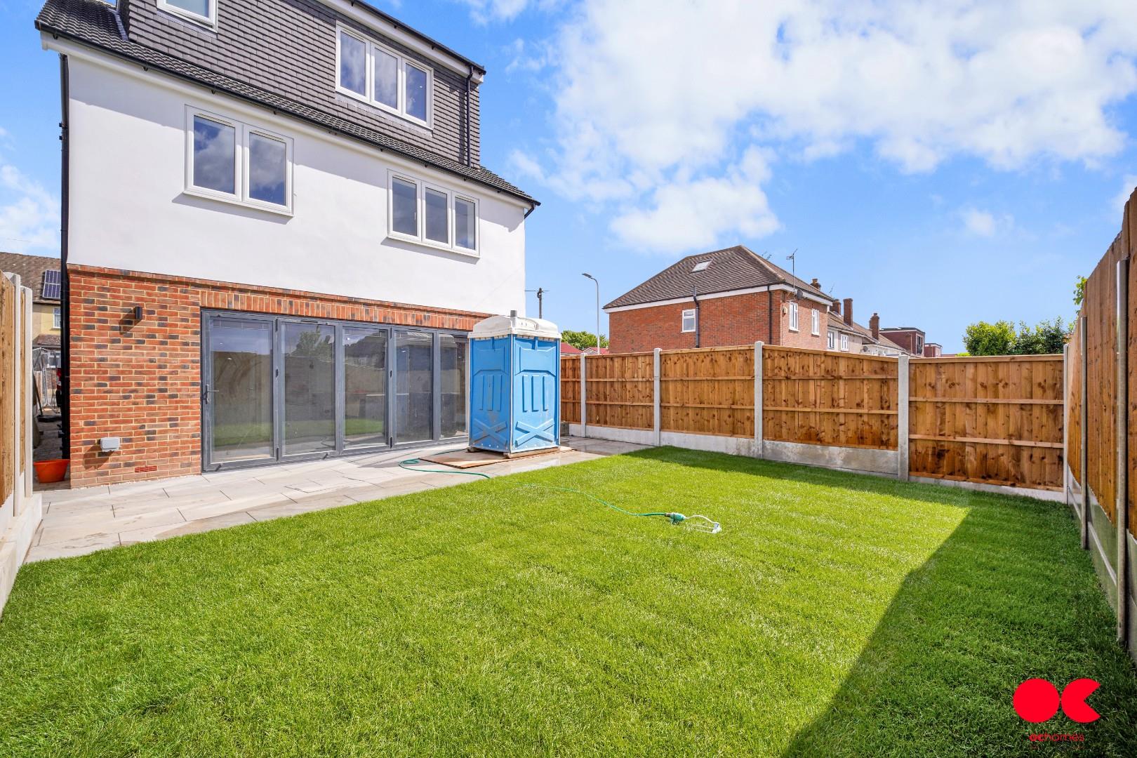 4 bed detached house to rent in Central Drive, Hornchurch  - Property Image 25