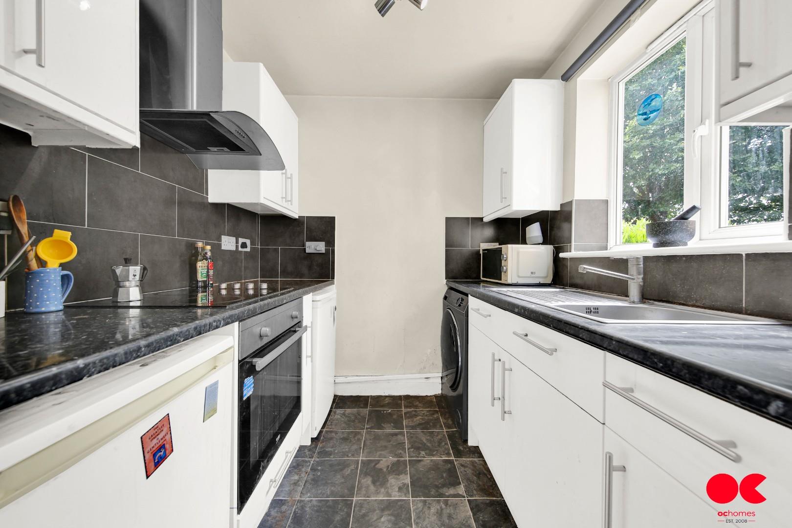 1 bed flat for sale in Thant Close, Leyton  - Property Image 4