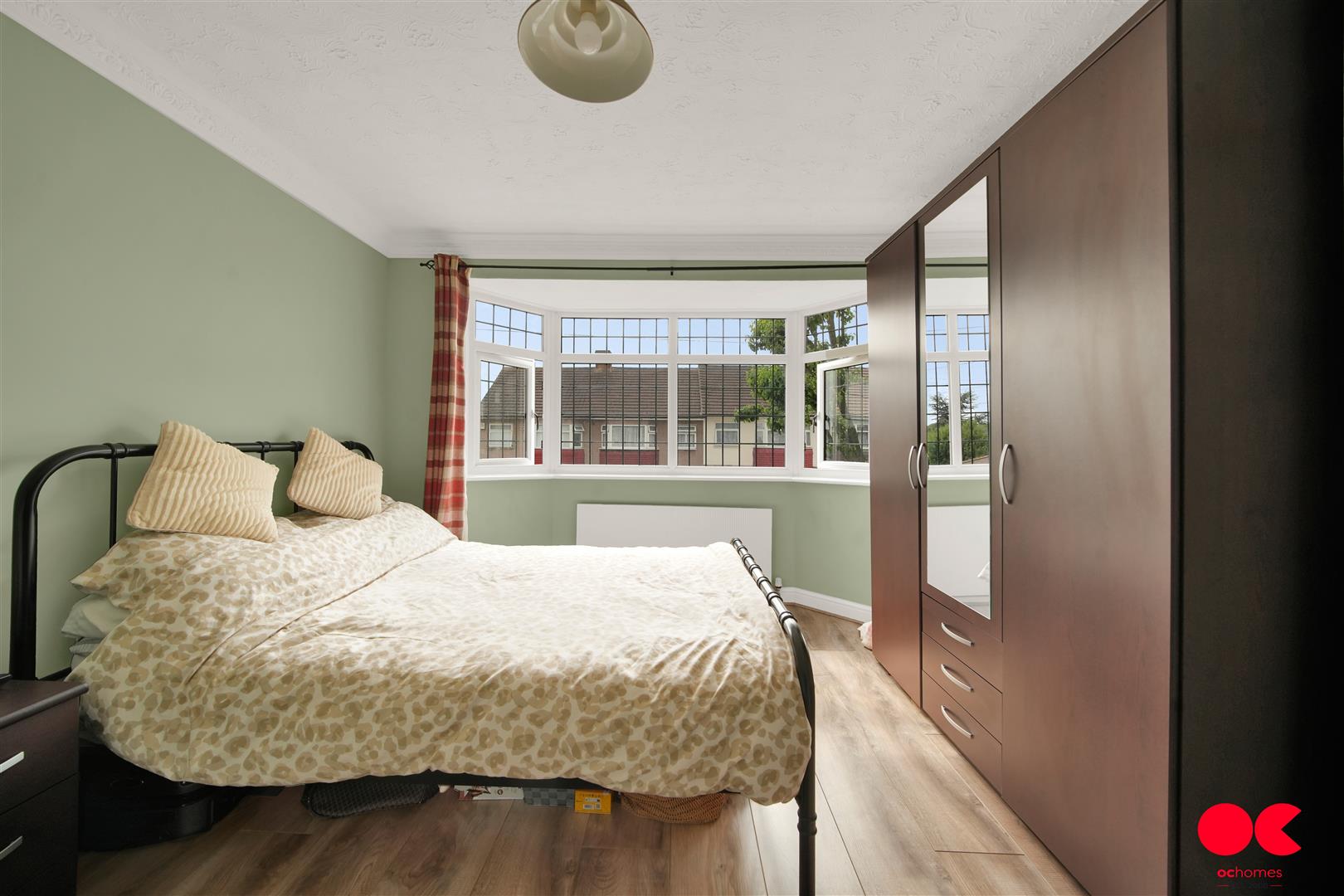 3 bed terraced house for sale in South Hall Drive, Rainham  - Property Image 25
