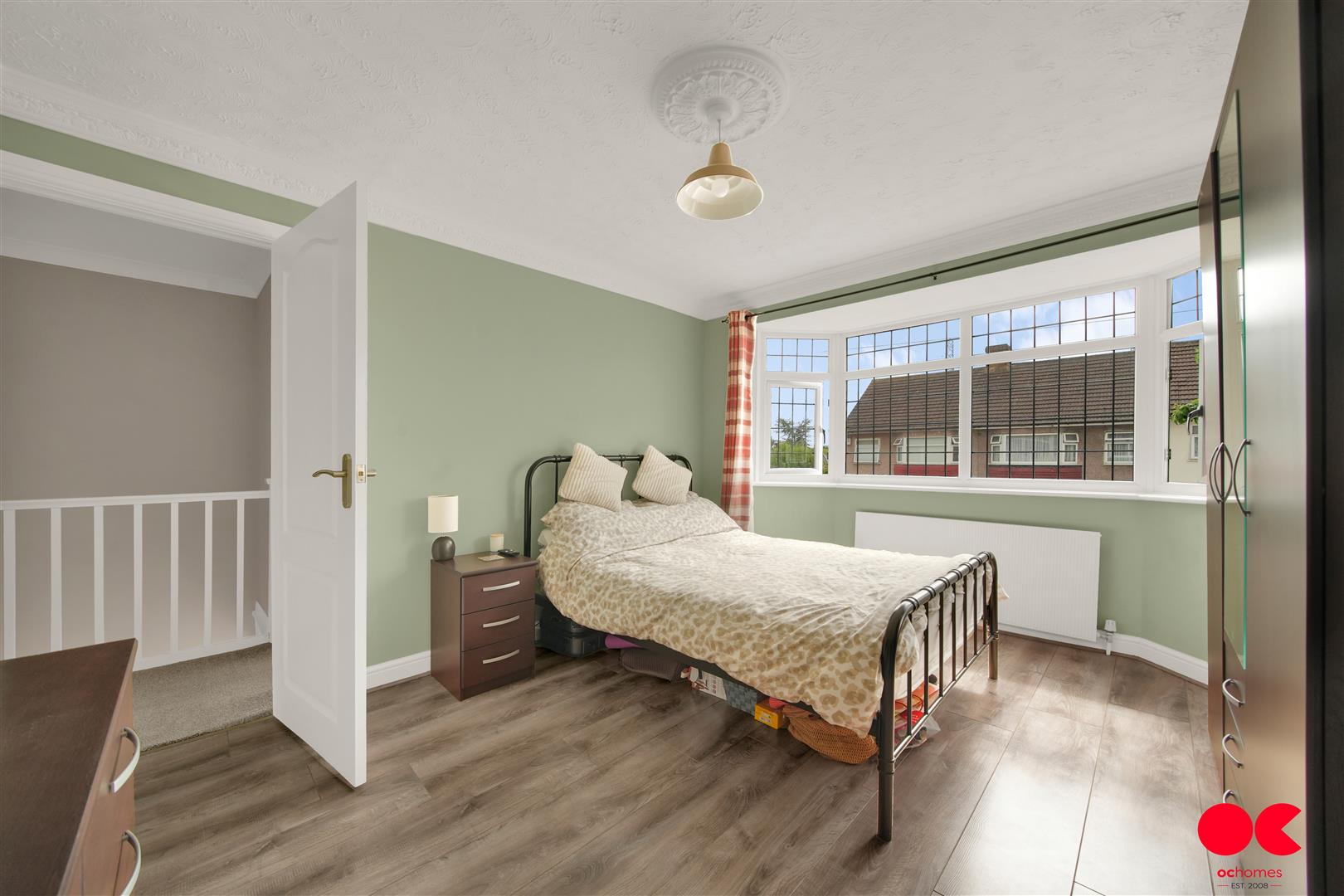 3 bed terraced house for sale in South Hall Drive, Rainham  - Property Image 5