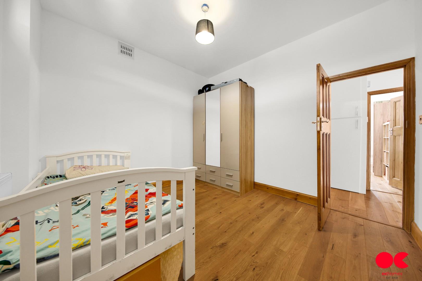 4 bed semi-detached bungalow for sale in Brownlea Gardens, Seven Kings  - Property Image 35