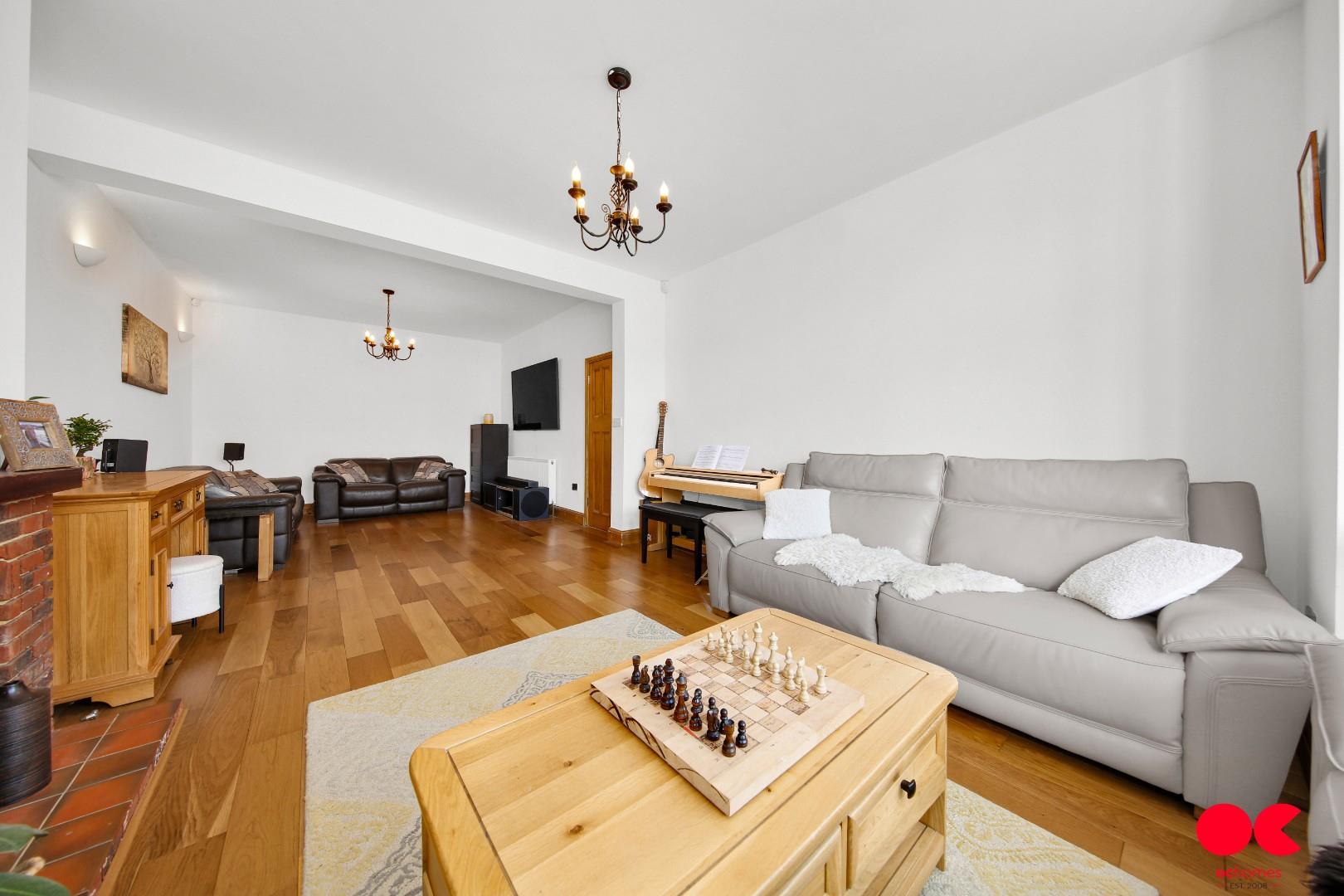 4 bed semi-detached bungalow for sale in Brownlea Gardens, Seven Kings  - Property Image 28