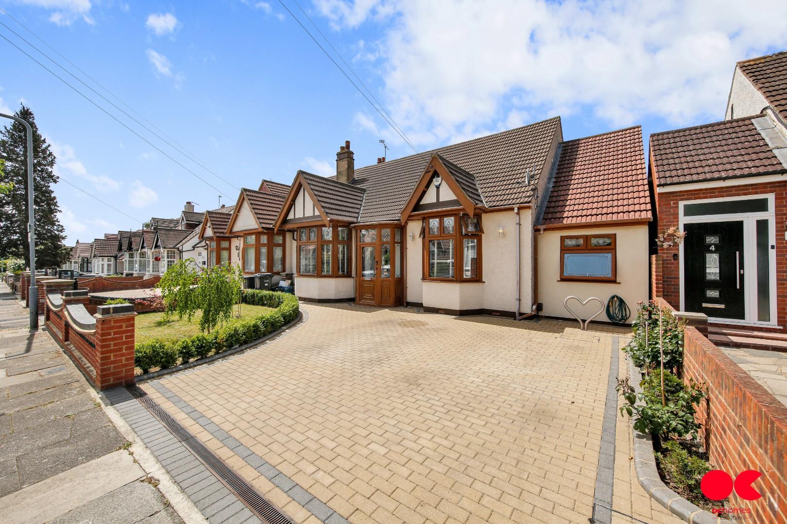 4 bed semi-detached bungalow for sale in Brownlea Gardens, Seven Kings  - Property Image 13