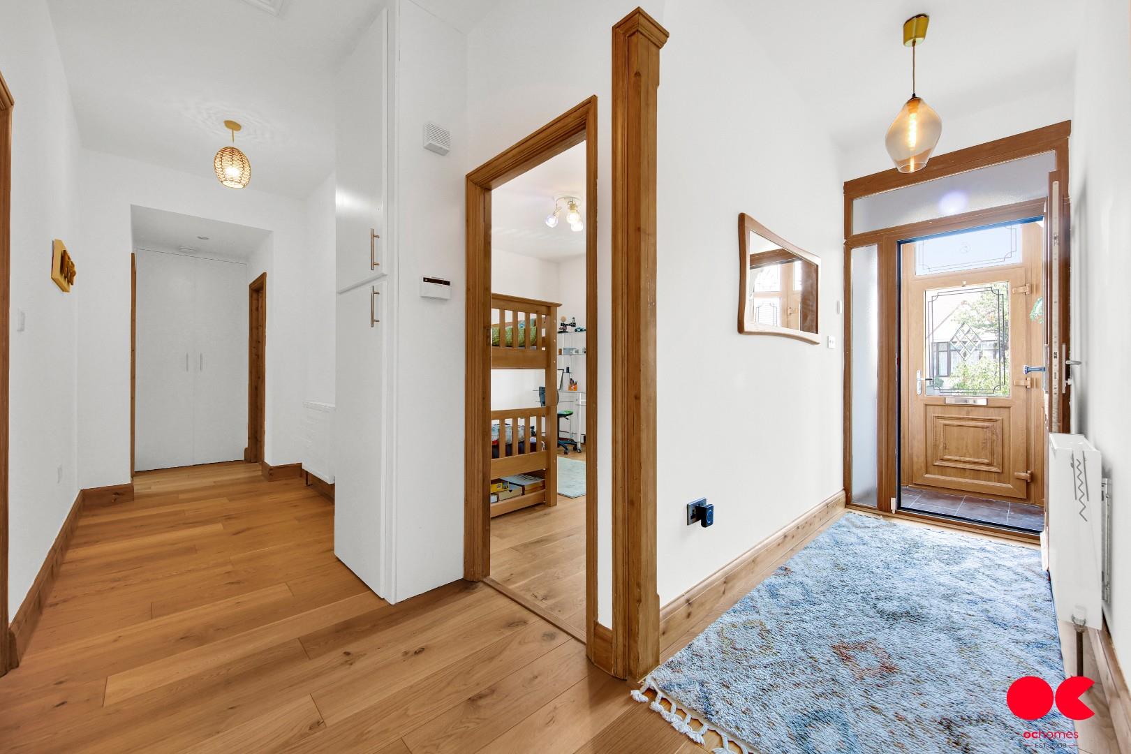 4 bed semi-detached bungalow for sale in Brownlea Gardens, Seven Kings  - Property Image 32