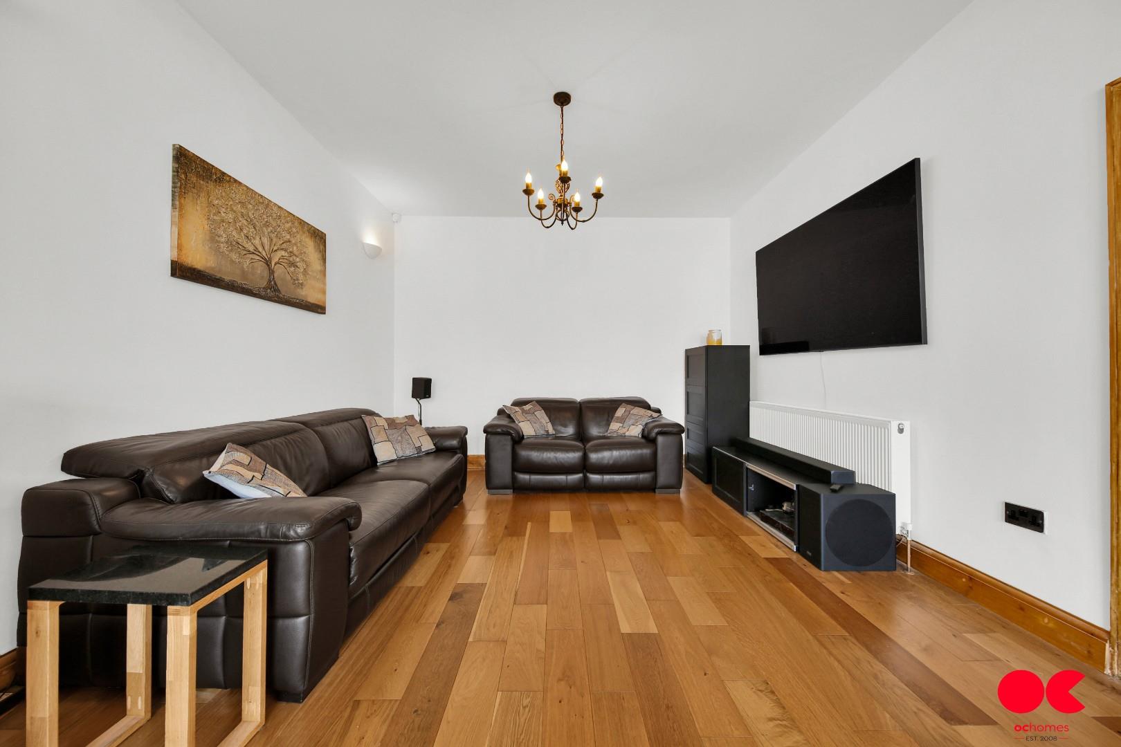 4 bed semi-detached bungalow for sale in Brownlea Gardens, Seven Kings  - Property Image 25