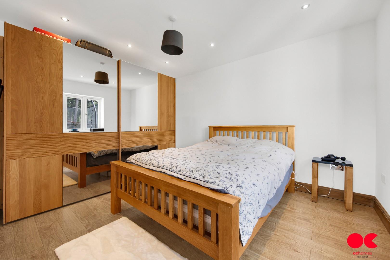 4 bed semi-detached bungalow for sale in Brownlea Gardens, Seven Kings  - Property Image 33