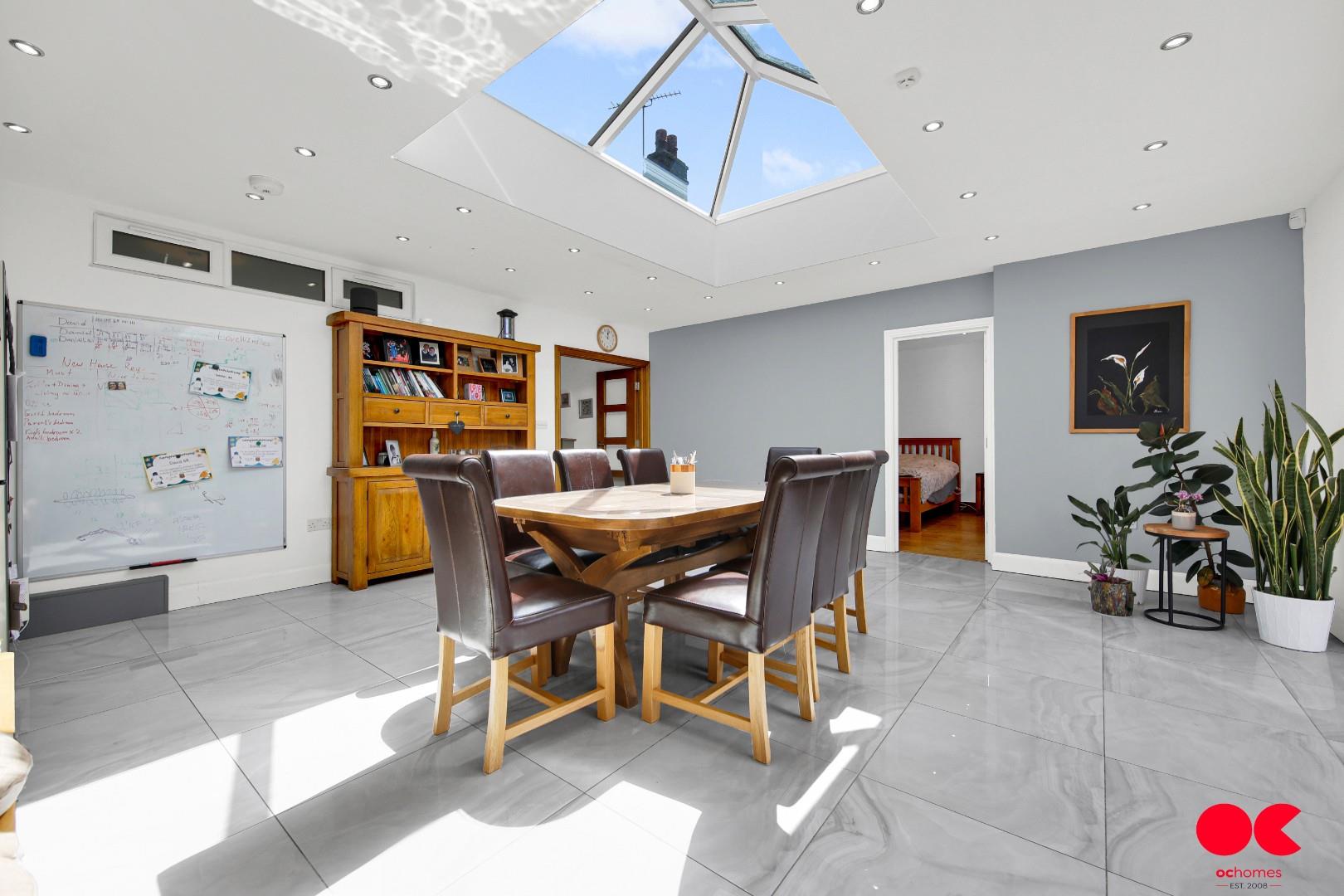 4 bed semi-detached bungalow for sale in Brownlea Gardens, Seven Kings  - Property Image 22
