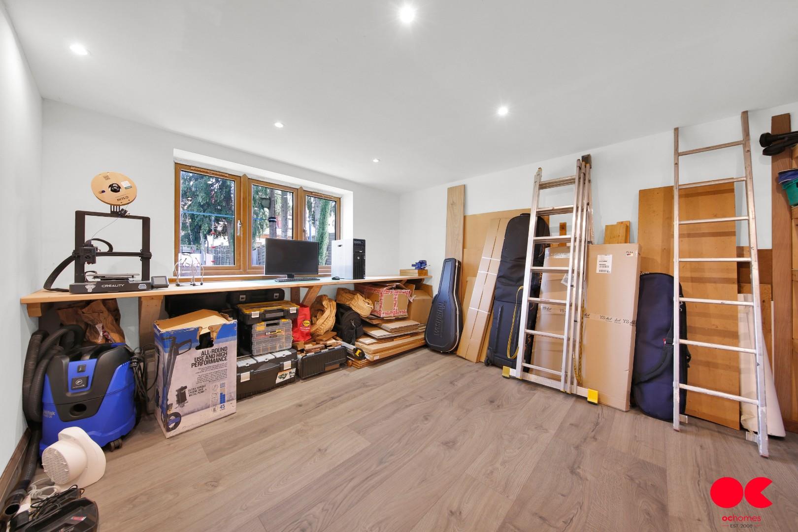 4 bed semi-detached bungalow for sale in Brownlea Gardens, Seven Kings  - Property Image 47