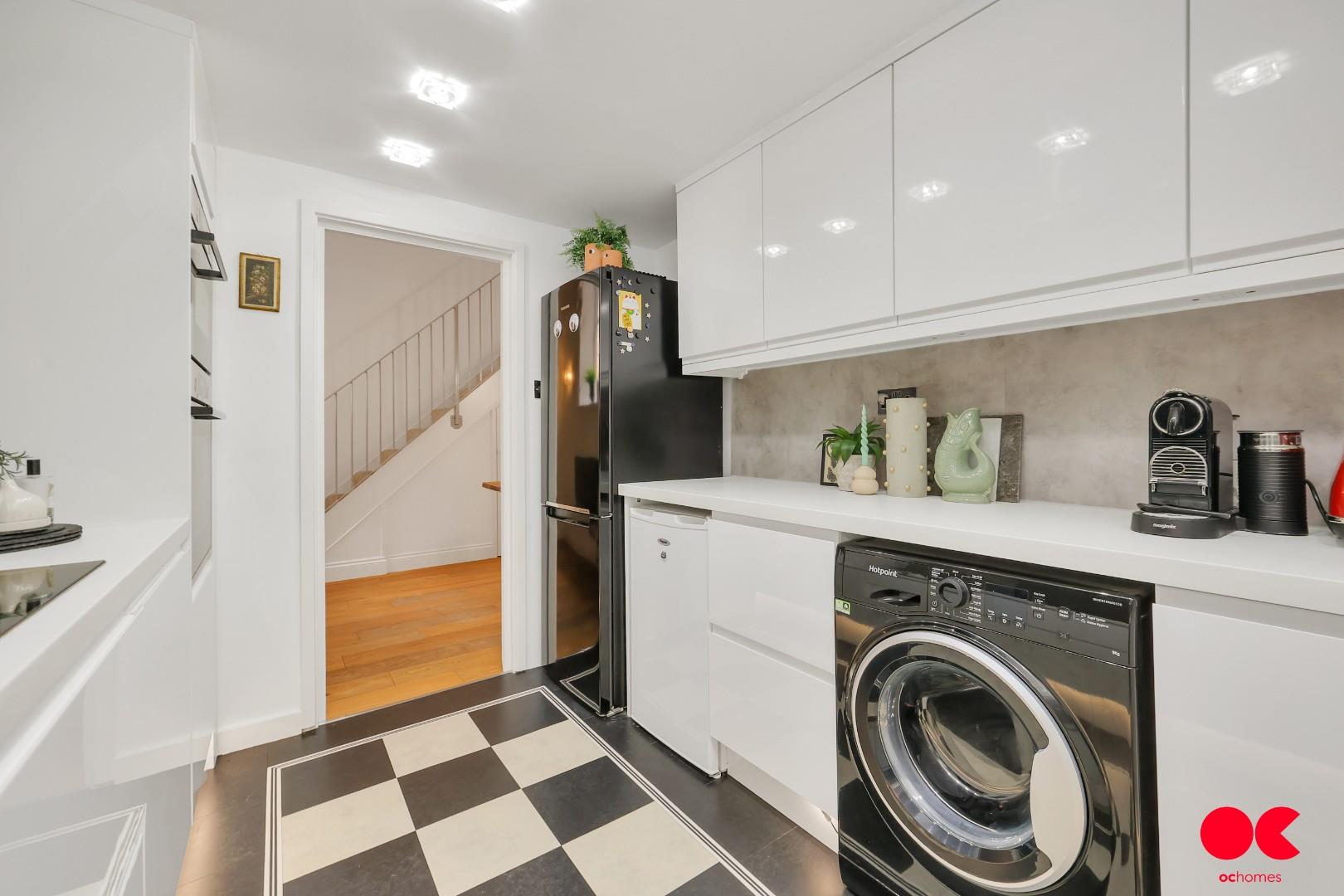 2 bed flat for sale in Victory Road, London  - Property Image 12