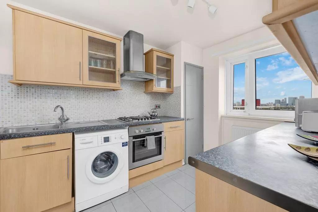 2 bed flat for sale in Jodrell Road, Bow  - Property Image 3