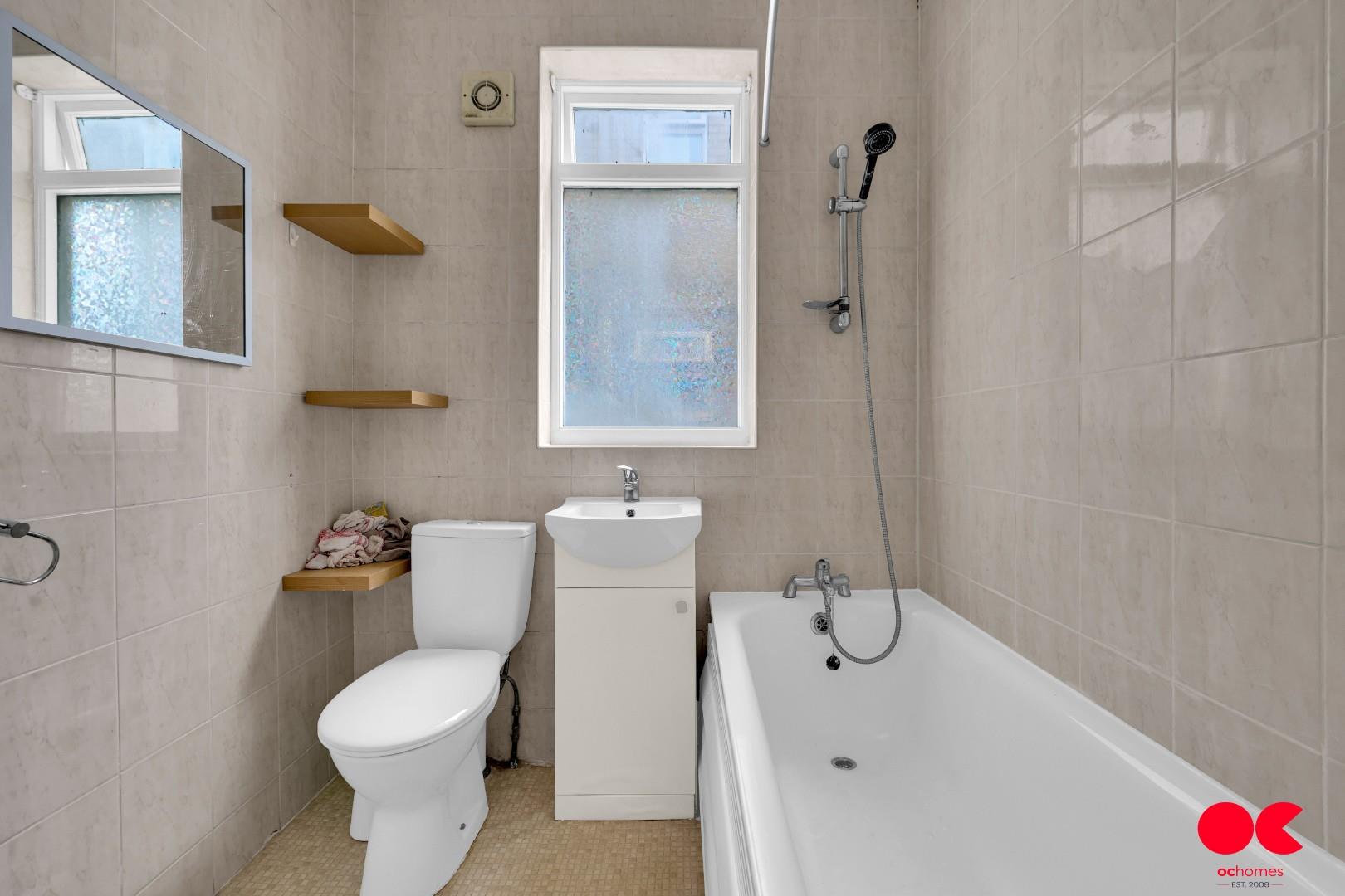 3 bed flat to rent in Lea Bridge Road, Leyton  - Property Image 15