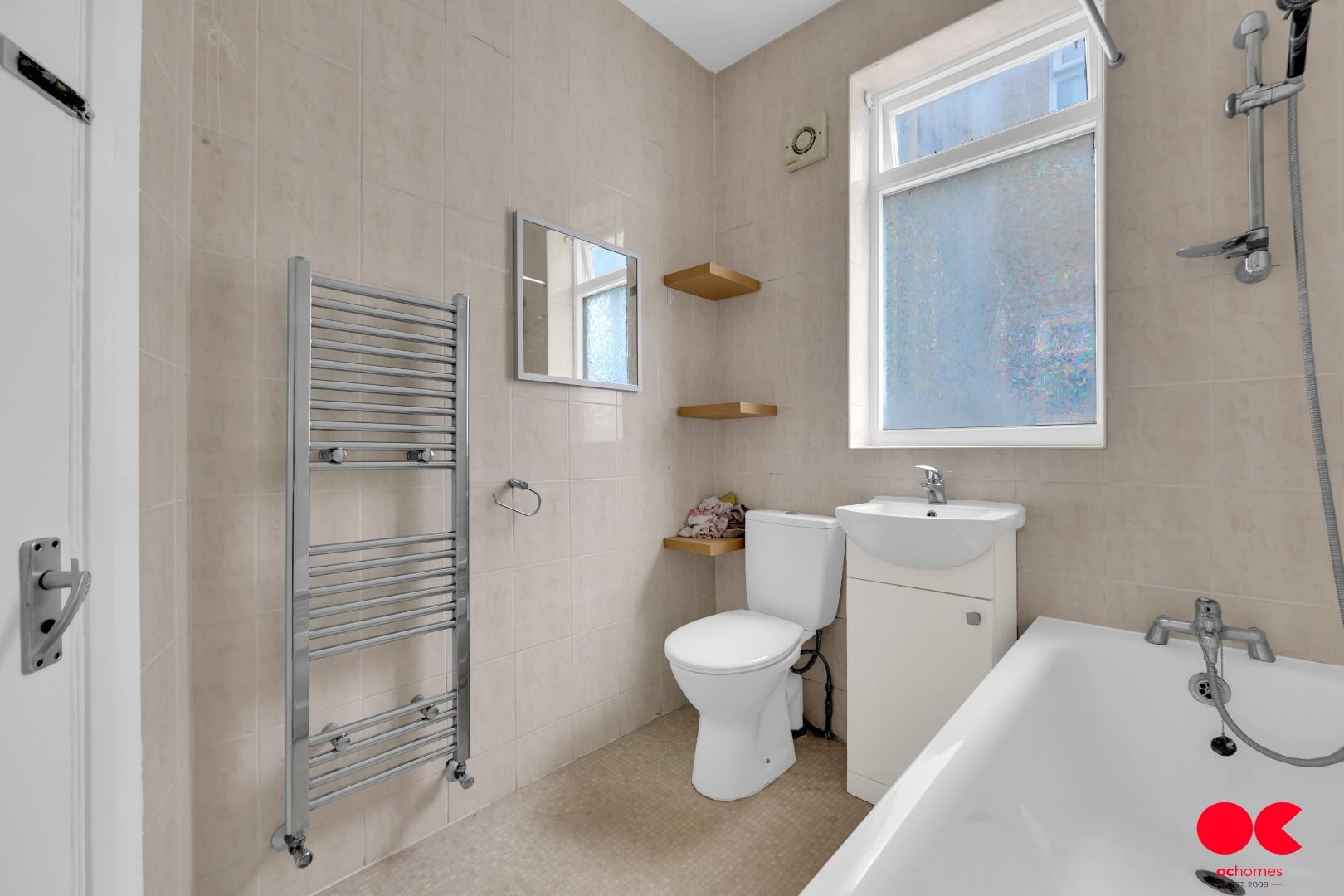 3 bed flat to rent in Lea Bridge Road, Leyton  - Property Image 6