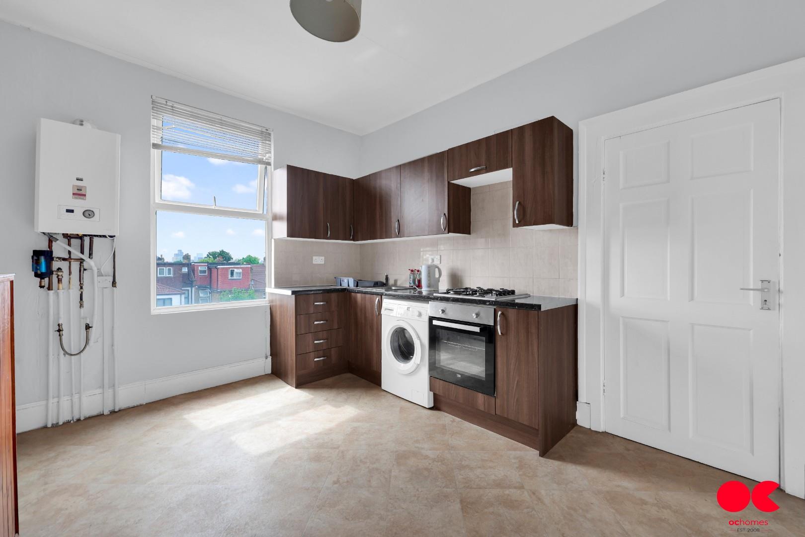 3 bed flat to rent in Lea Bridge Road, Leyton  - Property Image 3