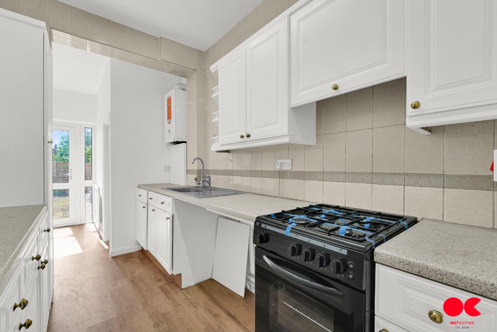 3 bed end of terrace house to rent in Fremantle Road, Barkingside  - Property Image 2