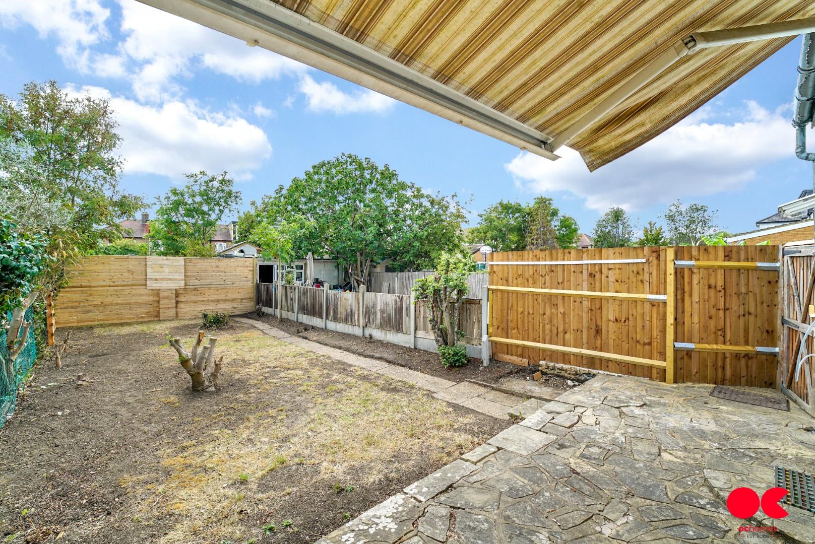 3 bed end of terrace house to rent in Fremantle Road, Barkingside  - Property Image 21